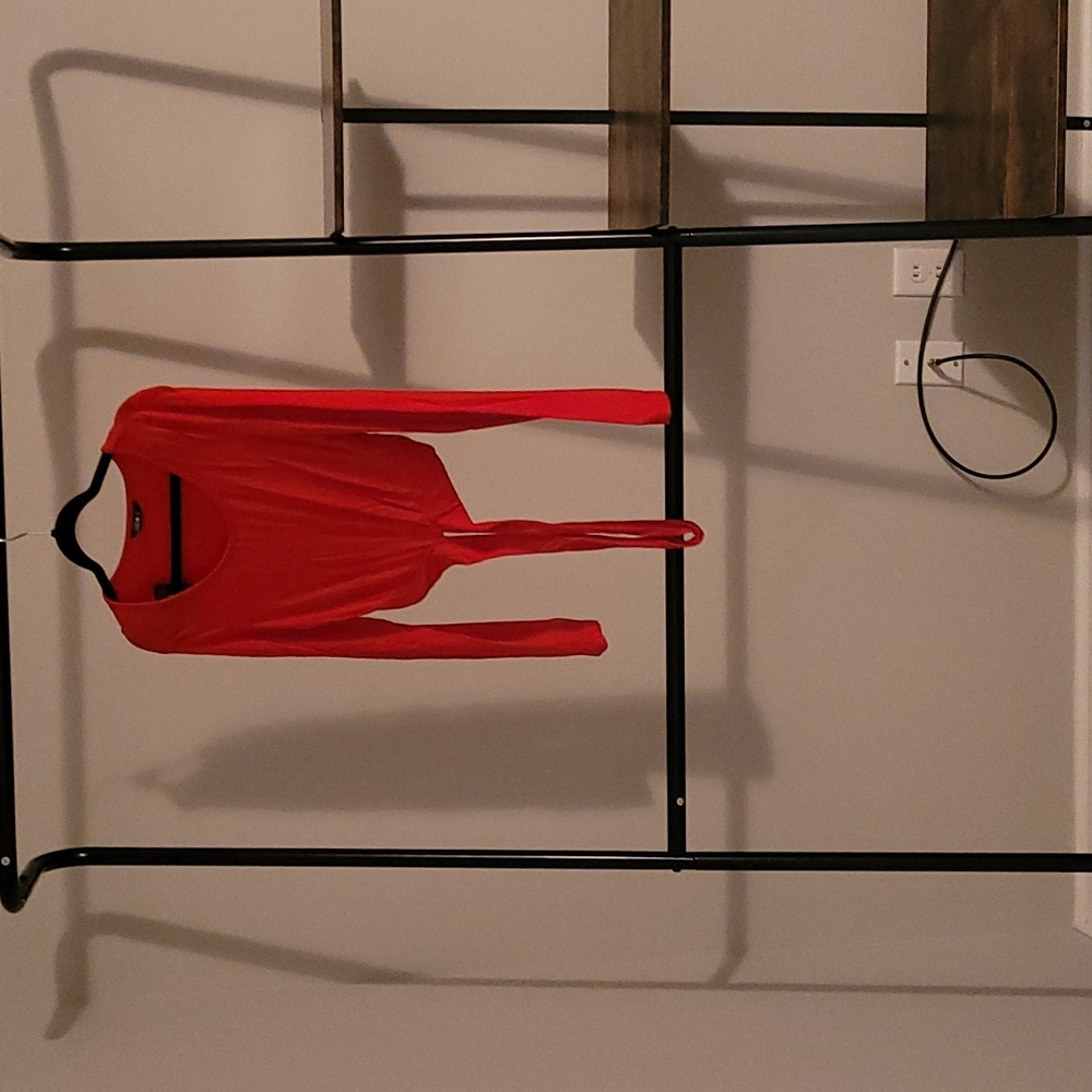 Crop top with strip that goes around waist